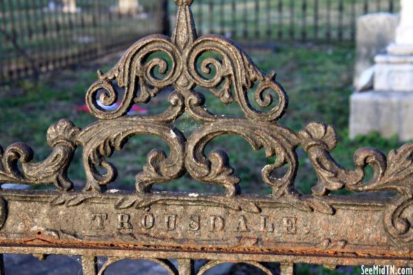 Gallatin: Trousdale Family Cemetery Gate