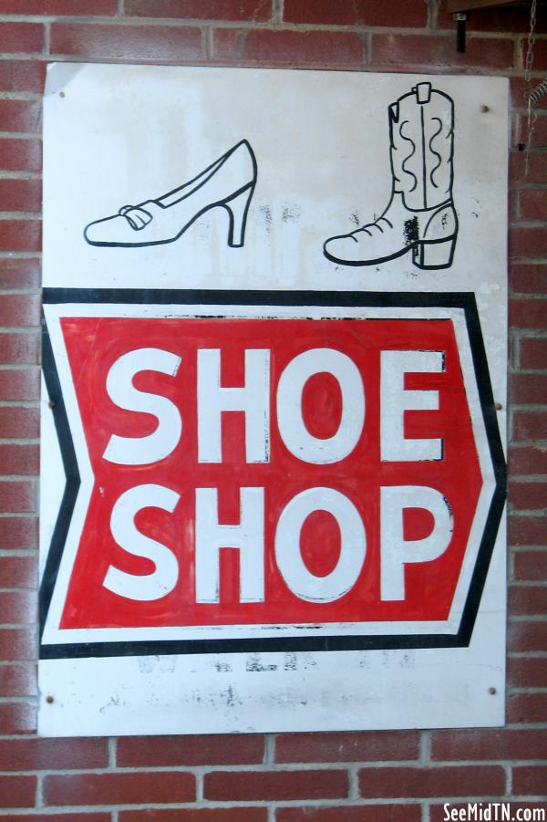 Gallatin: Shoe Shop