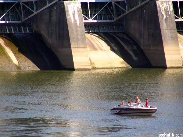 Old Hickory Dam boaters