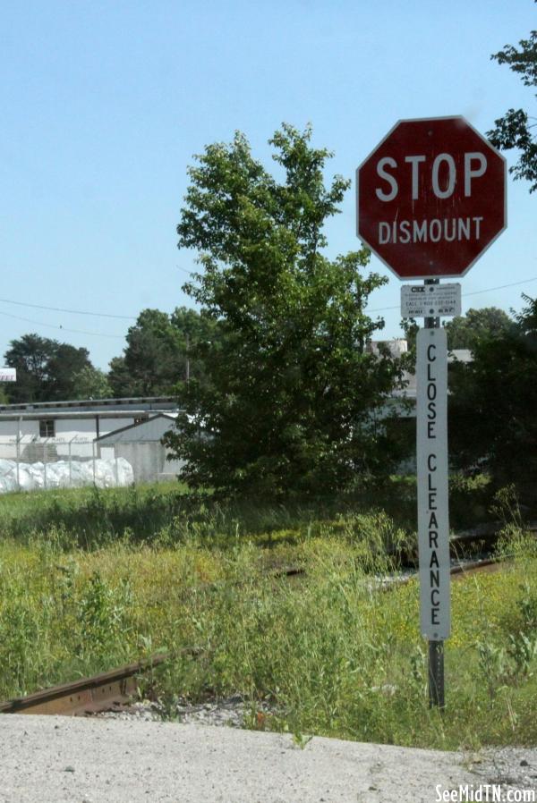 CSX Tracks: Stop Dismount, Close Clearance