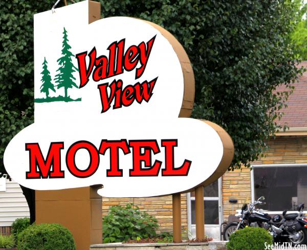 Valley View Motel - Celina, TN