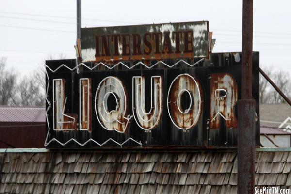 Interstate Liquor neon sign