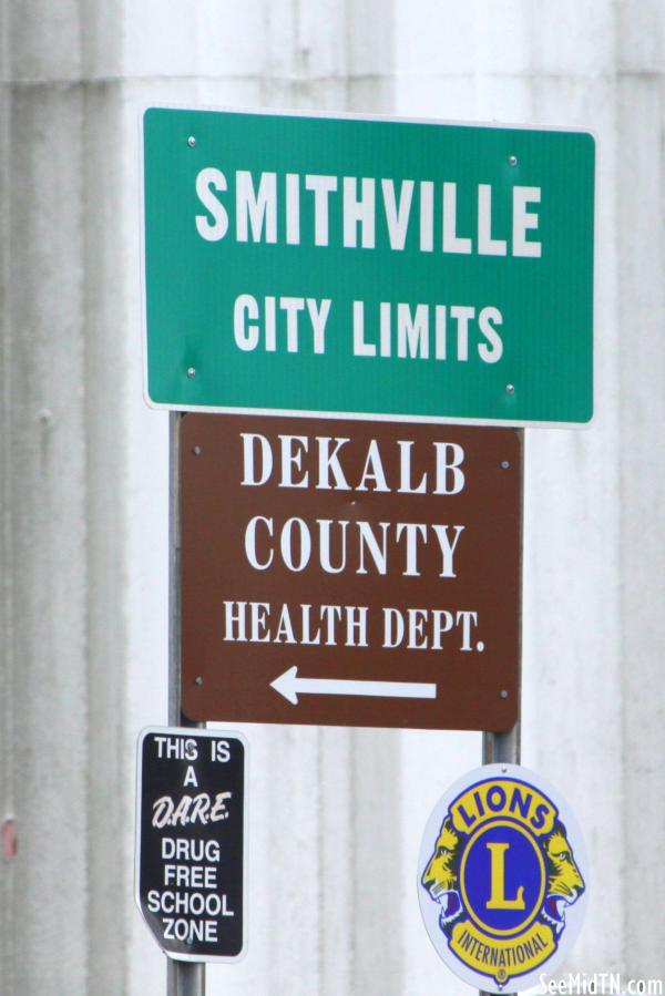 Smithville City Limits sign