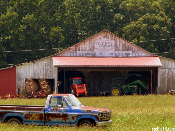 Old Texaco Ad barn Old Texaco Ad barn