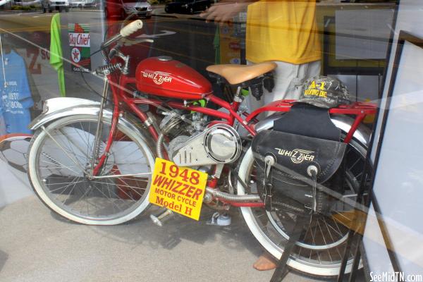 Whizzer motorcycle 1948 Model H