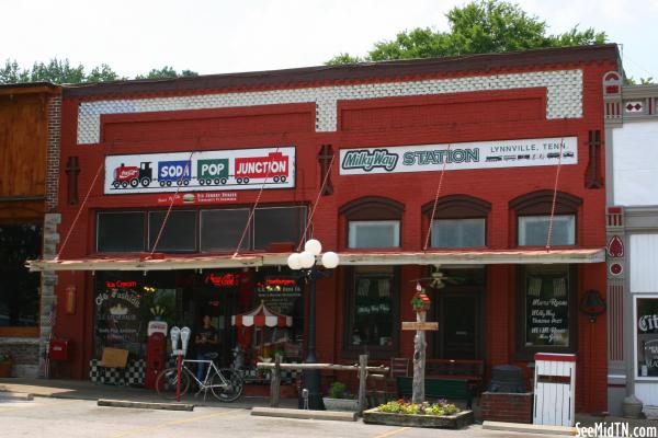 Soda Pop Junction - Lynnville (2011 Red Exterior)