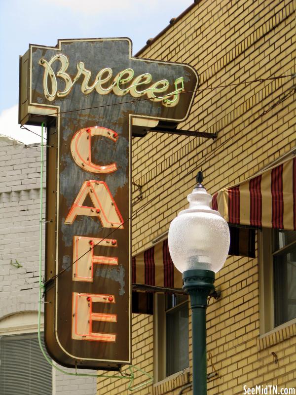 Breece's Cafe w/ working neon