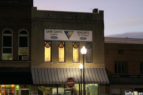 Sam Davis Knights of Pythias lodge at night