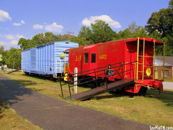 Erin, TN Caboose and Boxcar