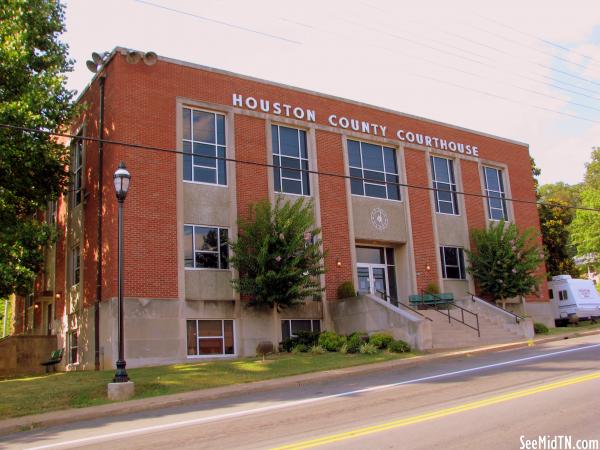 Houston County Courthouse - Erin, TN