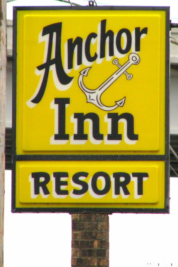 Anchor Inn Resort sign