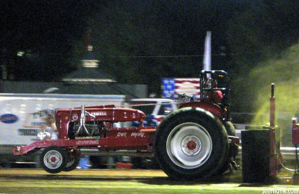 Tractor Pull - Dirt Hawg