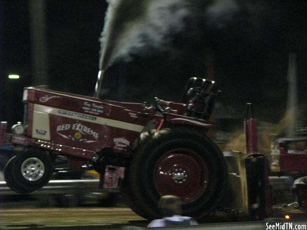 Tractor Pull - Red Extreme
