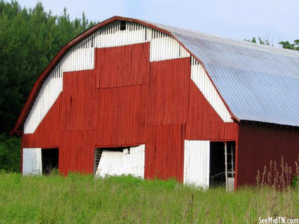 Red Barn in Red Boiling Springs, TN