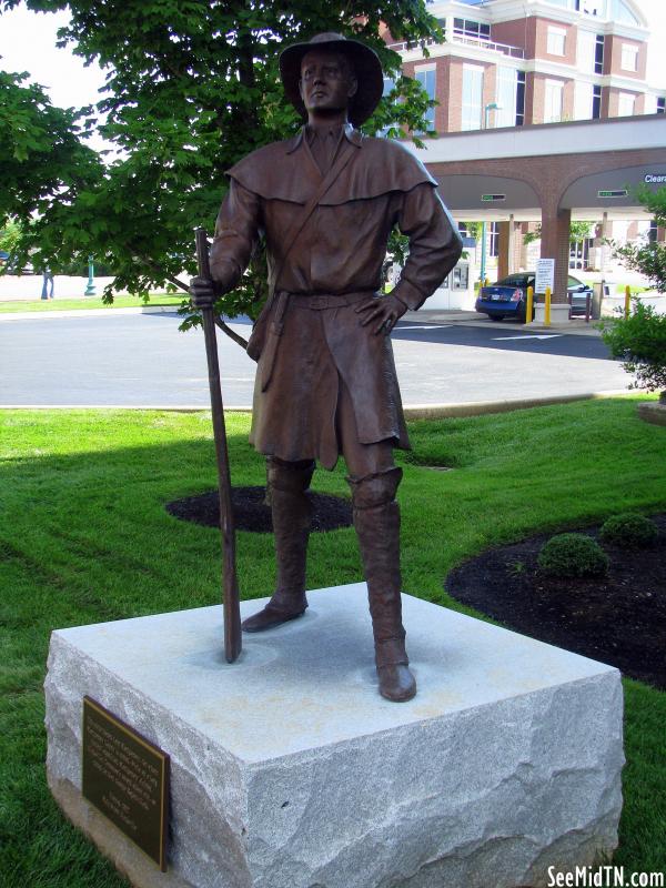 Clarksville: John Montgomery statue