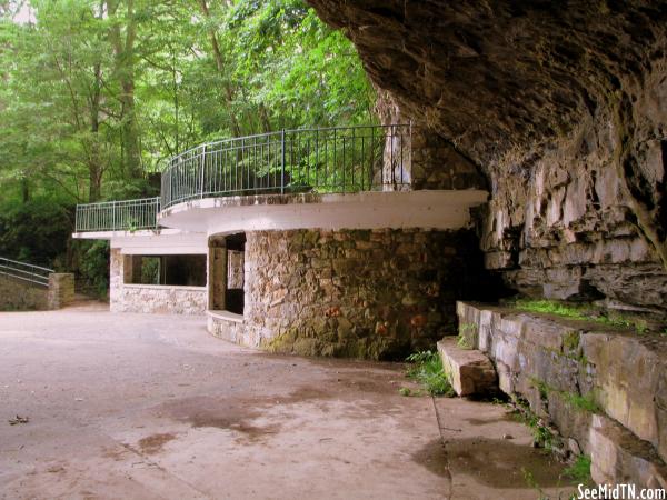 Dunbar Cave: Buildings by the entrance