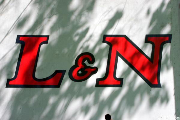 Red on Gray L&N Logo