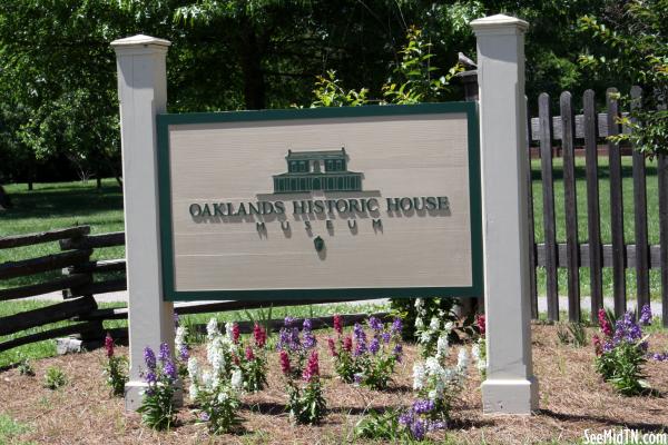 Oakland Mansion sign