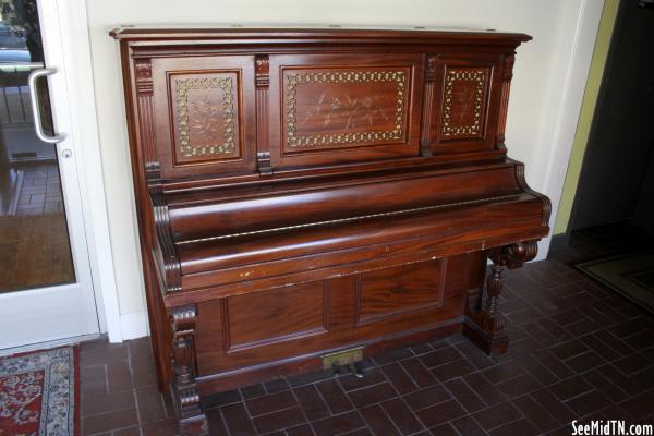 Piano in WQJZ lobby