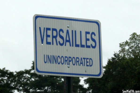 Versailles Sign