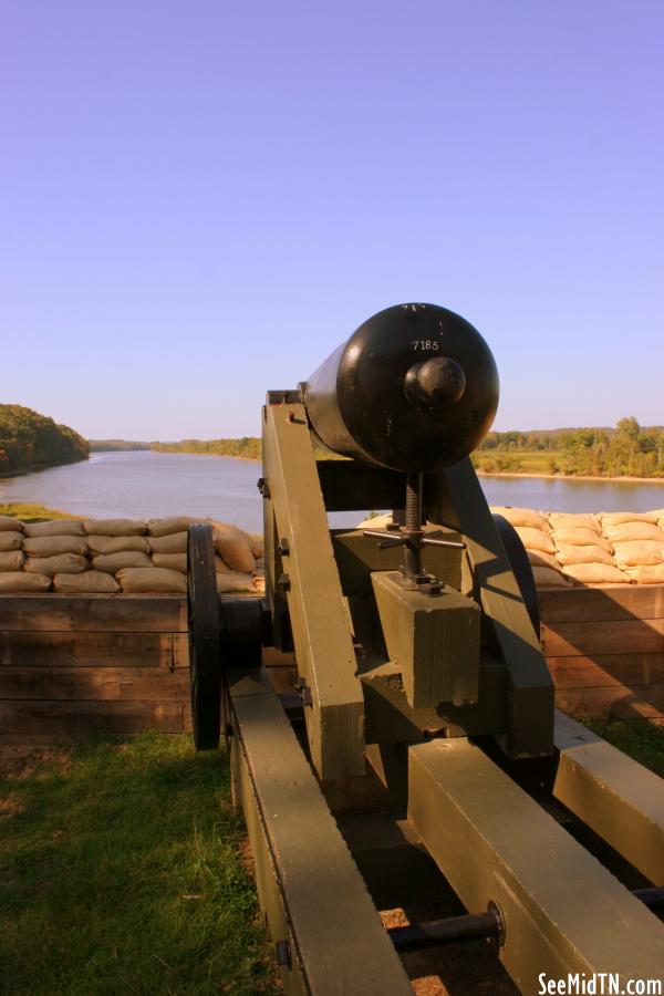 Fort Donelson Cannon