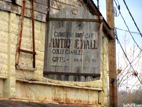 Cumberland City Antique Mall sign