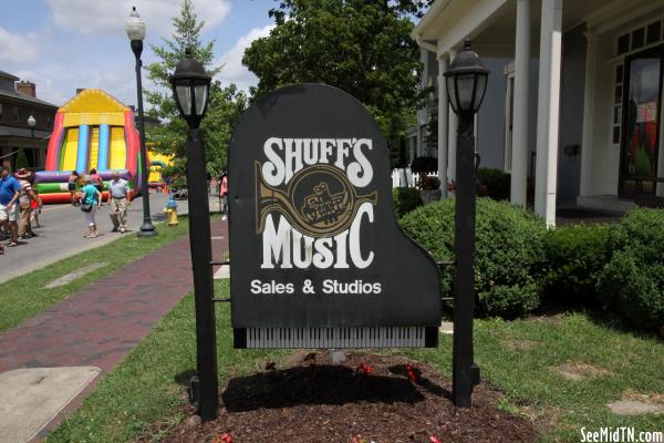 Shuff's Music piano sign