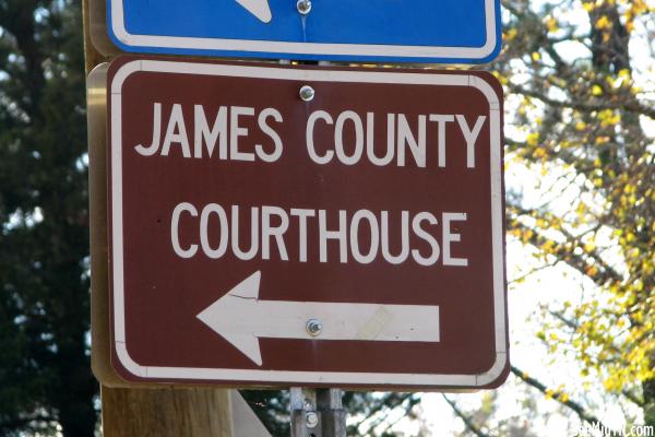 James County Courthouse, Sign pointing to