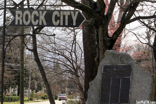 Rock City Arrow Sign