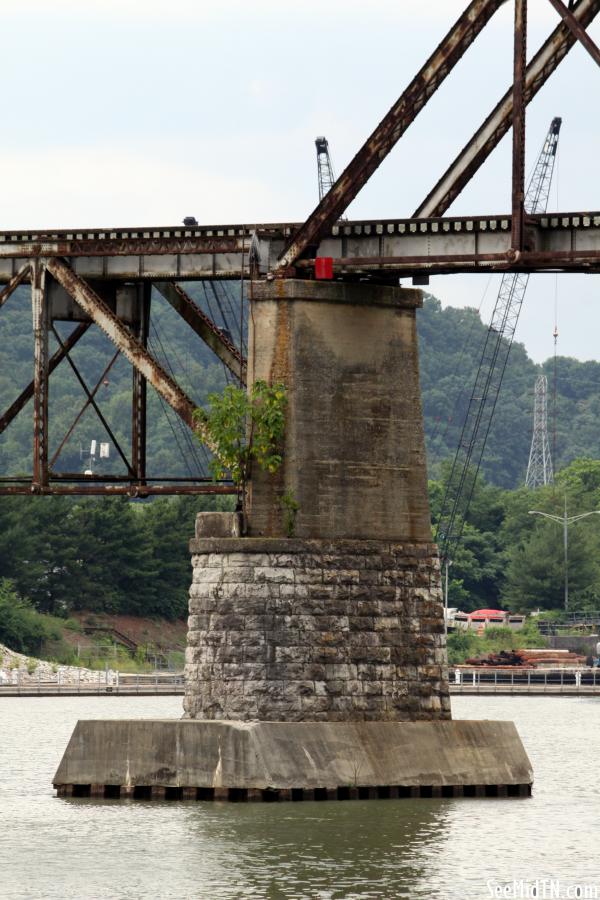 Norfolk Southern Tennessee River Bridge Fortified Pier