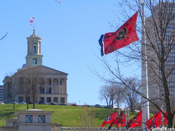 Tennessee State capitol and flags