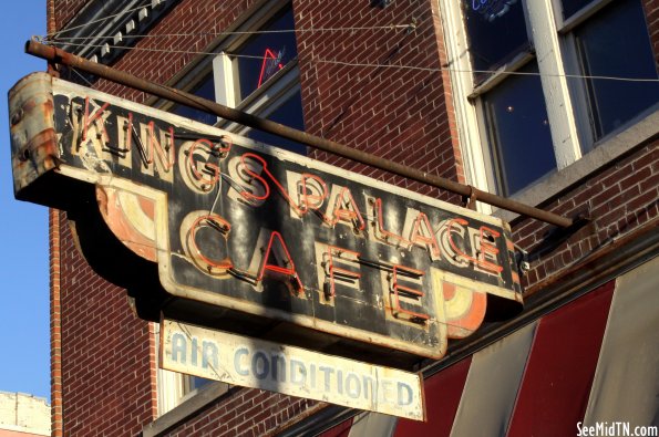 King's Palace Cafe neon sign