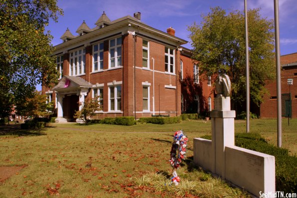 Cheatham County Courthouse and War Memorial (Oct. 2014) - Ashland City, TN Cheatham County Courthouse and War Memorial (Oct. 2014) - Ashland City, TN