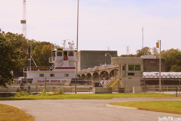 Cheatham Dam - barge at lock