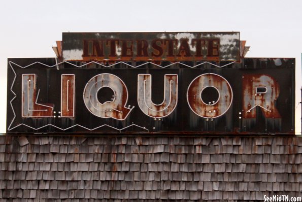 Interstate Liquor neon sign