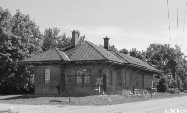 Cumberland Furnace, TN Depot b&w