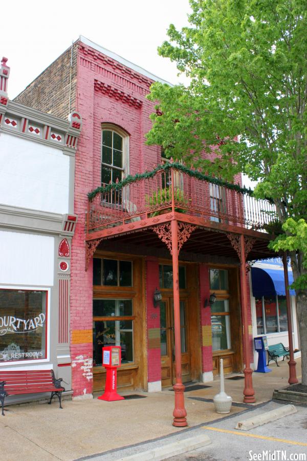 Lynnville storefront