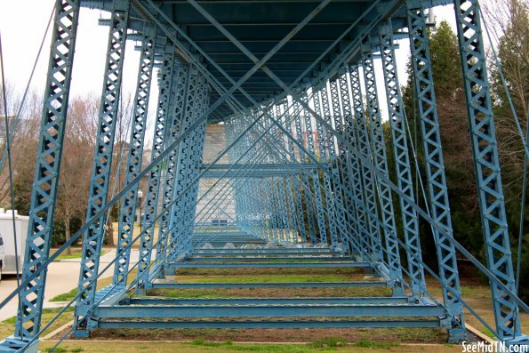 Walnut Street Bridge supports