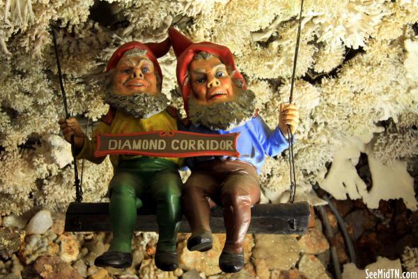 77a: Fairyland Cavern: Diamond Corridoor