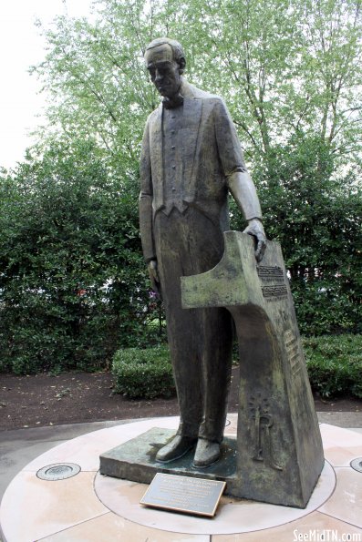 Rachmaninoff Statue