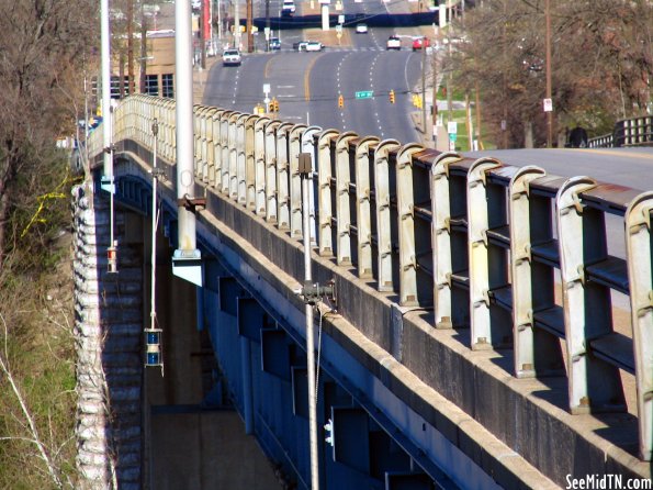 Veterans Memorial Bridge side