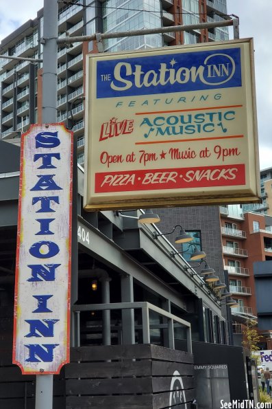 Station Inn sign