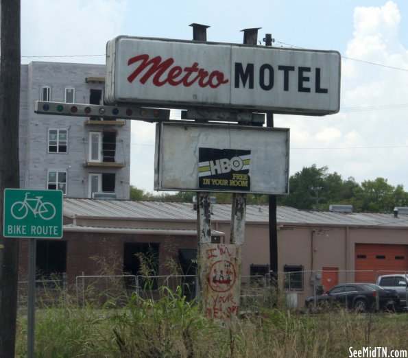 Metro Motel sign