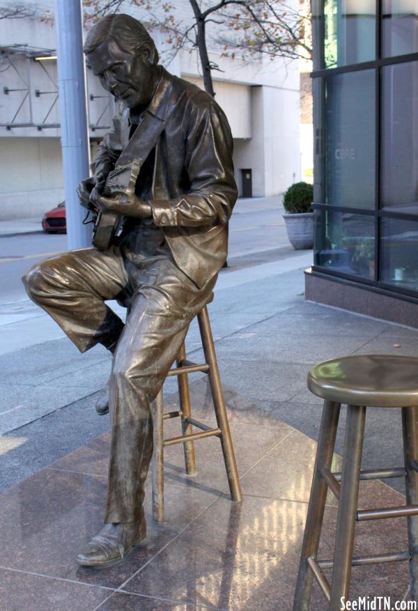 Chet Atkins Statue