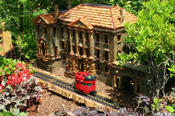 Cheekwood Mansion with Ladybug Train