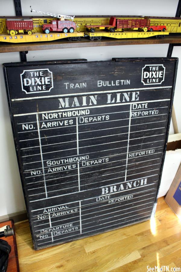 Dixie Line Arrivals &amp; Departures Board