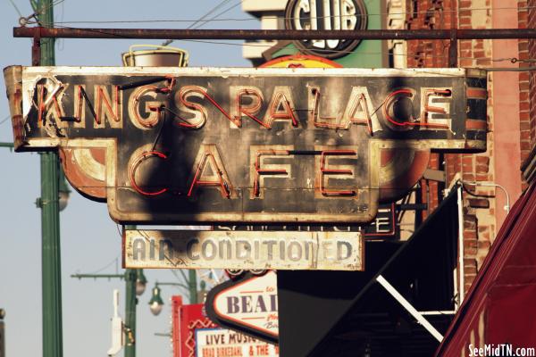 King's Palace Cafe neon sign