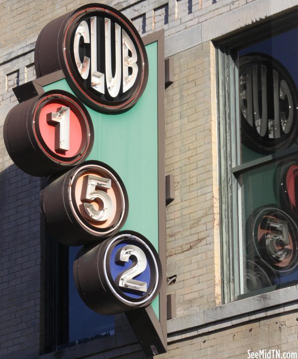 Club 152 neon sign