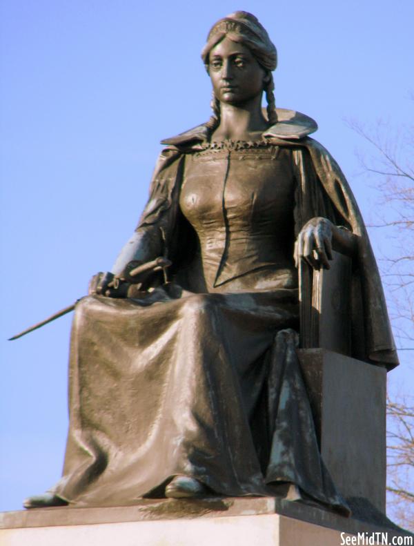 Illinois Monument seated statue
