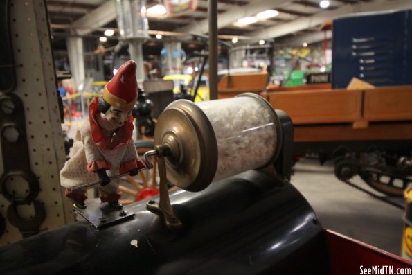 Popcorn cart clown